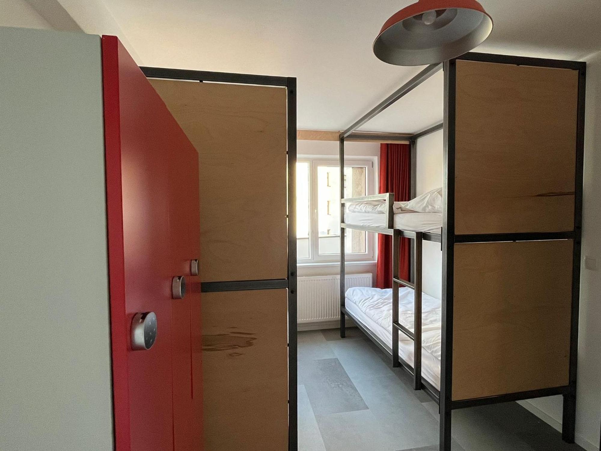Izy Stay Hostel Bratislava Dış mekan fotoğraf