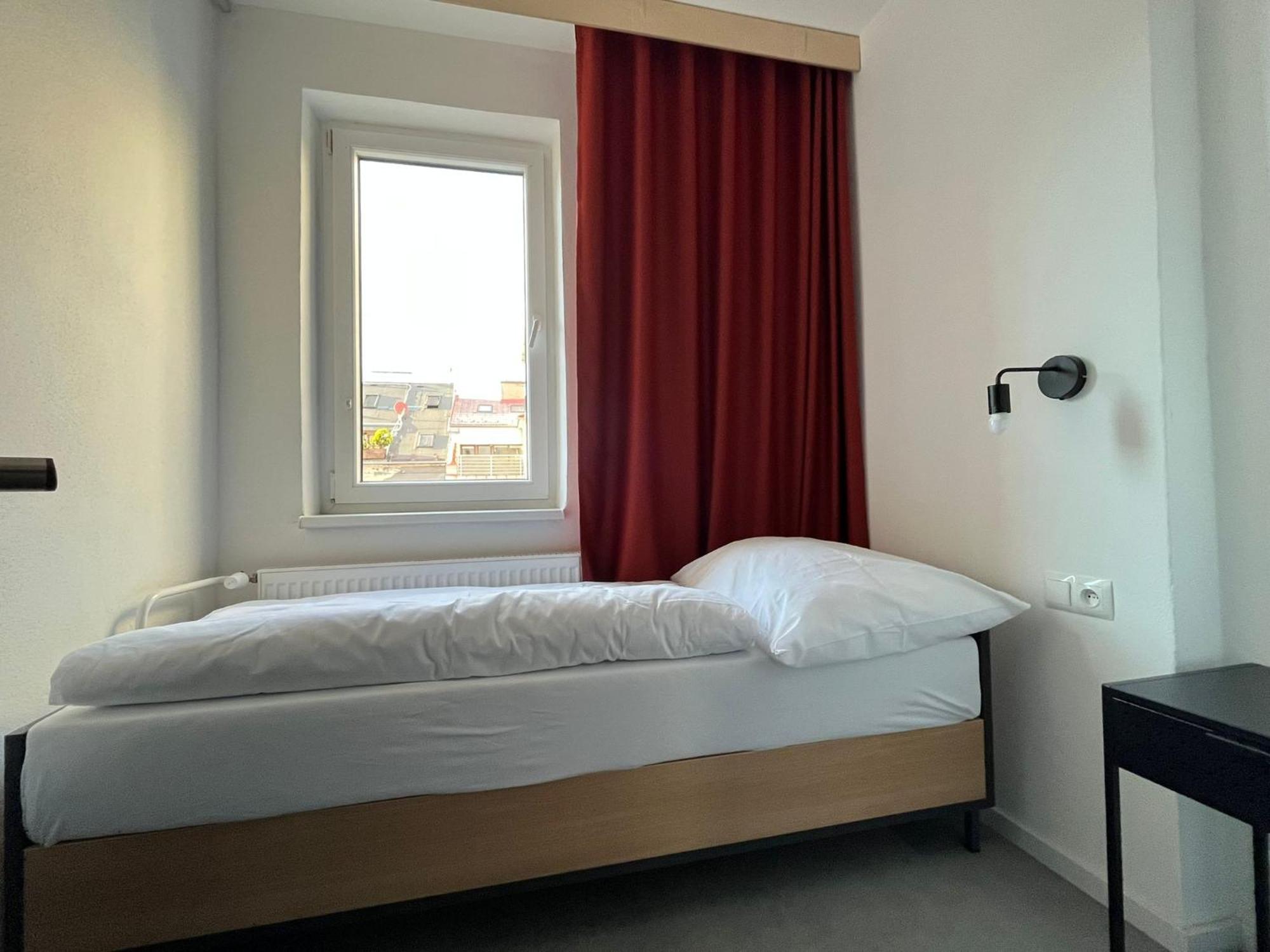 Izy Stay Hostel Bratislava Dış mekan fotoğraf