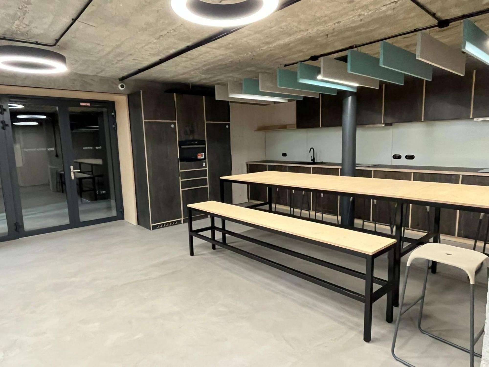 Izy Stay Hostel Bratislava Dış mekan fotoğraf